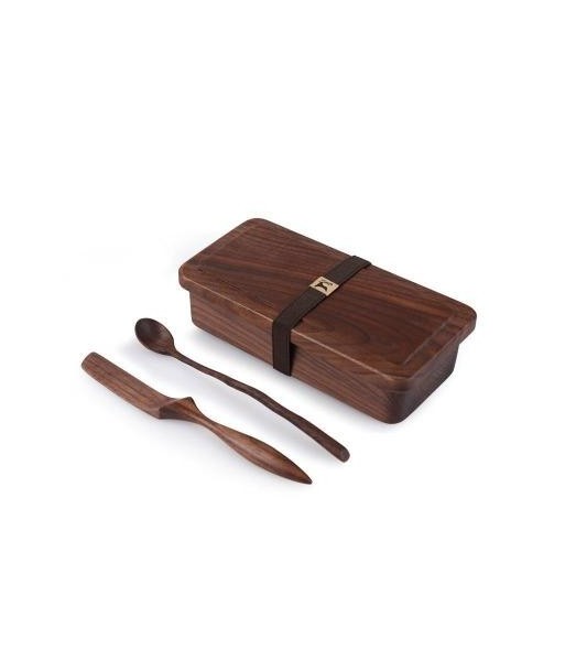 Wooden lunch box with cutlery brillant des détails fins